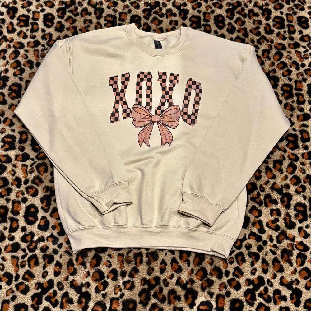 XOXO crewneck